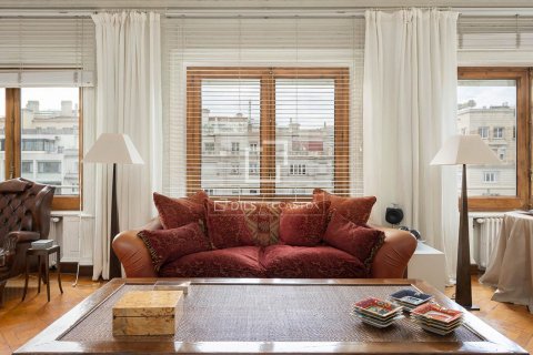 6 chambres apartment à vendre à Barcelona, Catalonia, Spain № 4449 - photo 3