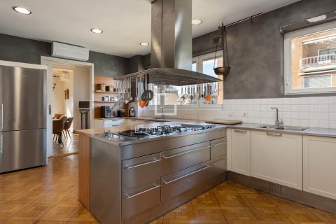 6 chambres apartment à vendre à Barcelona, Catalonia, Spain № 4449 - photo 13