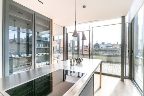 Снять в аренду квартиру в Барселона, Испания с 4 комнаты, № 1554 - фото 9