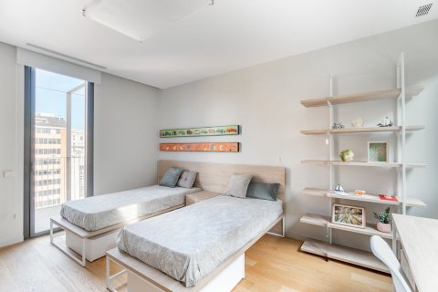 Снять в аренду квартиру в Барселона, Испания с 4 комнаты, № 1554 - фото 13