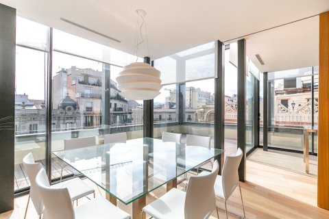 Снять в аренду квартиру в Барселона, Испания с 4 комнаты, № 1554 - фото 7