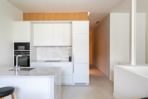 Apartamento de 3 dormitorios en alquiler en Barcelona, Cataluña, Spain № 1553 - foto 5