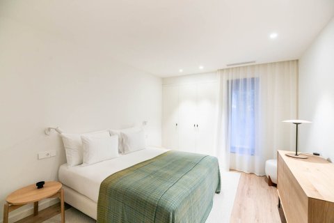 Apartamento de 3 dormitorios en alquiler en Barcelona, Cataluña, Spain № 1553 - foto 8