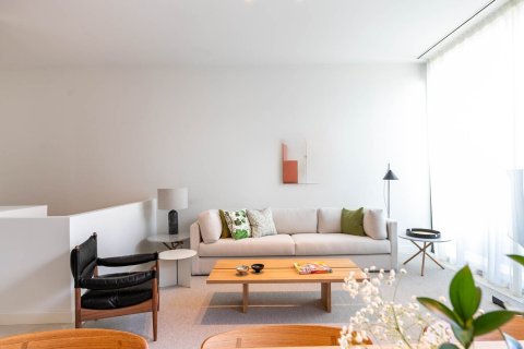 Apartamento de 3 dormitorios en alquiler en Barcelona, Cataluña, Spain № 1553 - foto 2