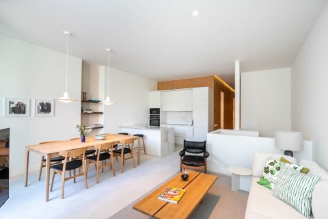 Apartamento de 3 dormitorios en alquiler en Barcelona, Cataluña, Spain № 1553 - foto 3