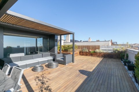 Квартира с 4 спальнями в Барселоне, Каталония, Испания № 1550