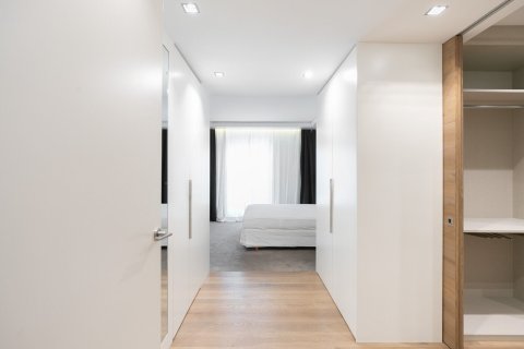 Apartamento de 4 dormitorios en alquiler en Barcelona, Cataluña, Spain № 1550 - foto 12