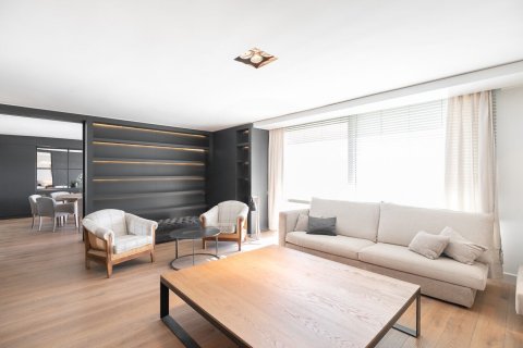 Apartamento de 4 dormitorios en alquiler en Barcelona, Cataluña, Spain № 1550 - foto 6