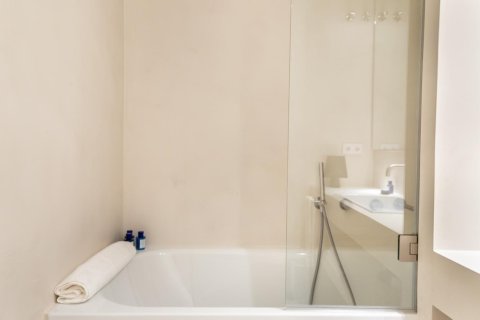 Снять в аренду квартиру в Барселона, Испания с 3 комнаты, № 1551 - фото 16