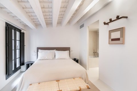 Снять в аренду квартиру в Барселона, Испания с 3 комнаты, № 1551 - фото 4