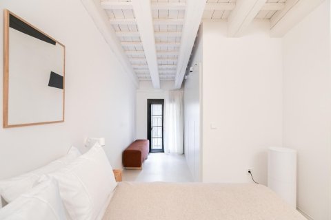 Снять в аренду квартиру в Барселона, Испания с 3 комнаты, № 1551 - фото 3