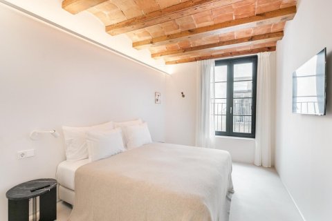 Снять в аренду квартиру в Барселона, Испания с 4 комнаты, № 1556 - фото 6