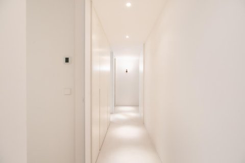 Снять в аренду квартиру в Барселона, Испания с 4 комнаты, № 1556 - фото 5