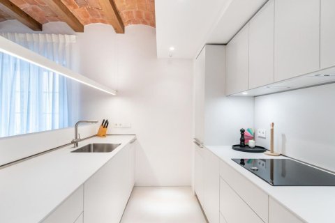 Снять в аренду квартиру в Барселона, Испания с 4 комнаты, № 1556 - фото 11