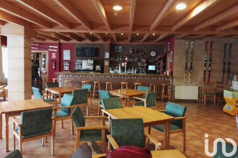 2731 sq.m. commercial property for sale in La Molina, Girona, Catalonia, Spain № 4942 - photo 9