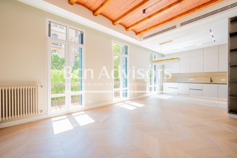 Купить квартиру в Эшампле, Испания с 3 спальни, 130м², № 2912 - фото 2