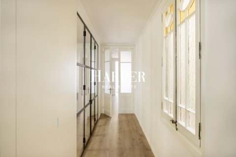 Купить квартиру в Эшампле, Испания с 2 спальни, 90м², № 2371 - фото 19