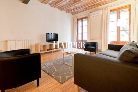 Купить квартиру в Старый город, Барселона, Испания с 2 спальни, 133м², № 2370 - фото 2