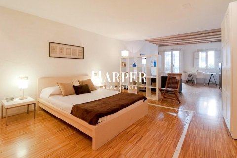 Купить квартиру в Старый город, Барселона, Испания с 2 спальни, 133м², № 2370 - фото 12