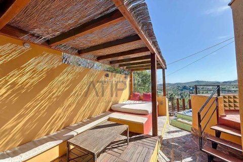 Сasa de 3 dormitorios en venta en Olivella, Barcelona, Cataluña, Spain № 2366 - foto 27