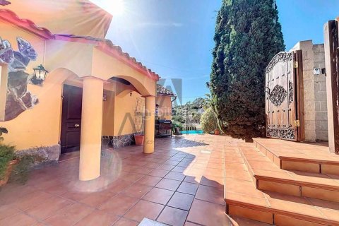 Сasa de 3 dormitorios en venta en Olivella, Barcelona, Cataluña, Spain № 2366 - foto 29