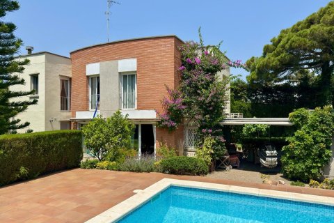 Дом с 4 спальнями в Гаве, Барселона, Каталония, Испания № 5243