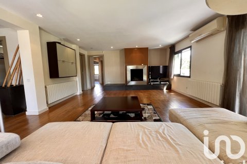 4 bedrooms apartment for sale in Cabrera de Mar, Barcelona, Catalonia, Spain № 4810 - photo 11
