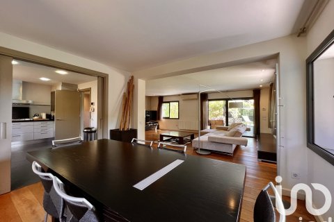 4 bedrooms apartment for sale in Cabrera de Mar, Barcelona, Catalonia, Spain № 4810 - photo 13