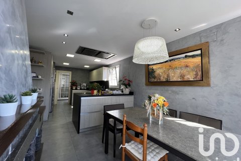 4 bedrooms house for sale in Palau-Solita I Plegamans, Barcelona, Catalonia, Spain № 4806 - photo 8