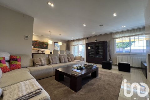 4 bedrooms house for sale in Palau-Solita I Plegamans, Barcelona, Catalonia, Spain № 4806 - photo 4