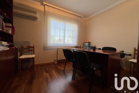 4 bedrooms house for sale in Palau-Solita I Plegamans, Barcelona, Catalonia, Spain № 4806 - photo 11