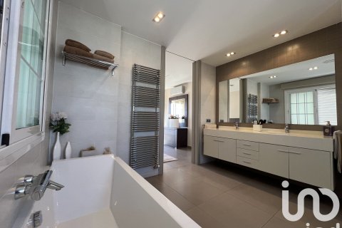 4 bedrooms house for sale in Palau-Solita I Plegamans, Barcelona, Catalonia, Spain № 4806 - photo 19