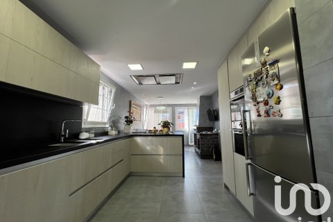 4 bedrooms house for sale in Palau-Solita I Plegamans, Barcelona, Catalonia, Spain № 4806 - photo 6