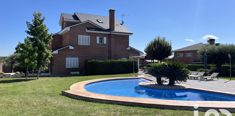4 bedrooms house for sale in Palau-Solita I Plegamans, Barcelona, Catalonia, Spain № 4806