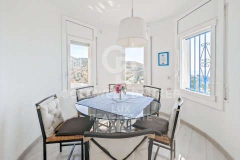 4 bedrooms villa for sale in Roses, Girona, Catalonia, Spain № 5558 - photo 9