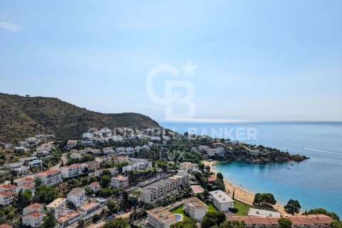 4 bedrooms villa for sale in Roses, Girona, Catalonia, Spain № 5558 - photo 23