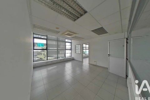 101 sq.m. commercial property for rent in Manresa, Barcelona, Catalonia, Spain № 7320 - photo 5