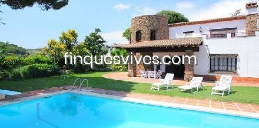 Дом с 8 спальнями в Сан-Поль-де-Мар, Барселона, Каталония, Испания № 2773