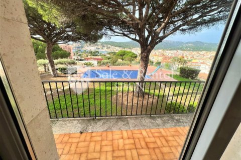 10 bedrooms house for sale in Sant Feliu de Guixols, Girona, Catalonia, Spain № 6767 - photo 7