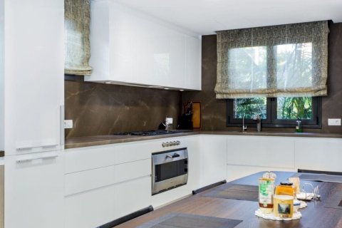 Сasa de 6 dormitorios en venta en Gavà, Barcelona, Cataluña, Spain № 1311 - foto 9