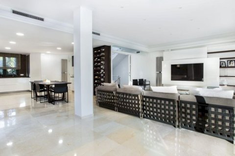 Сasa de 6 dormitorios en venta en Gavà, Barcelona, Cataluña, Spain № 1311 - foto 12