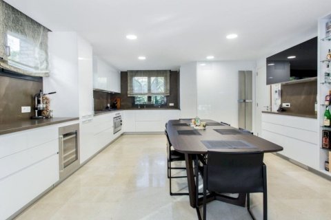 Сasa de 6 dormitorios en venta en Gavà, Barcelona, Cataluña, Spain № 1311 - foto 11