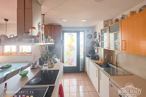 Купить квартиру в Барселона, Испания с 4 спальни, 196м², № 972 - фото 16