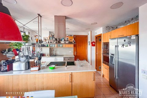 Купить квартиру в Барселона, Испания с 4 спальни, 196м², № 972 - фото 18