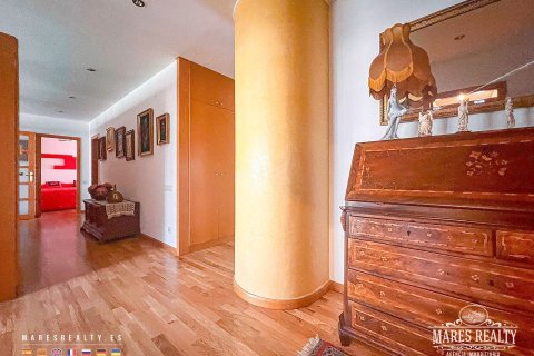 Купить квартиру в Барселона, Испания с 4 спальни, 196м², № 972 - фото 7