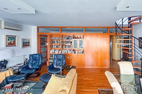 Купить квартиру в Барселона, Испания с 4 спальни, 196м², № 972 - фото 8