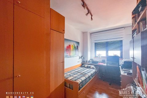 Купить квартиру в Барселона, Испания с 4 спальни, 196м², № 972 - фото 20