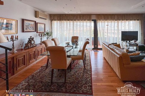 Купить квартиру в Барселона, Испания с 4 спальни, 196м², № 972 - фото 4
