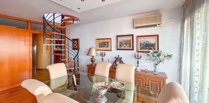 Квартира с 4 спальнями в Барселоне, Каталония, Испания № 972