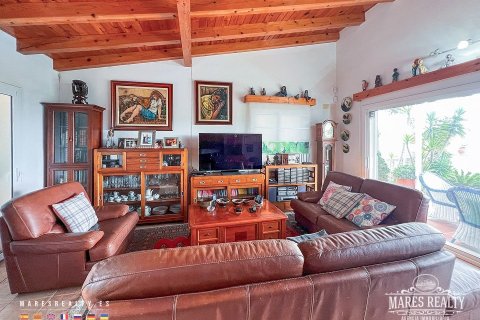 Купить виллу в Льорет-де-Мар, Испания с 3 спальни, 200м², № 969 - фото 5